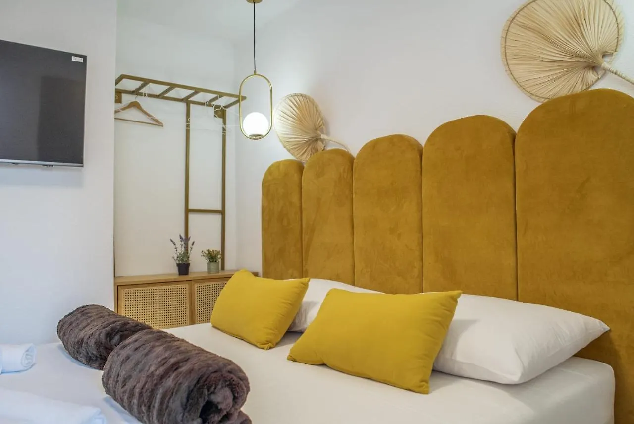 Pensión Style Rooms Split