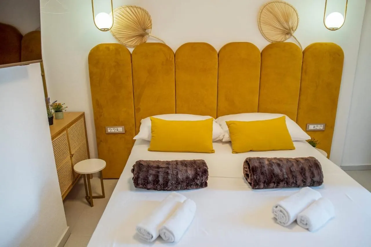 Gasthuis Style Rooms Split
